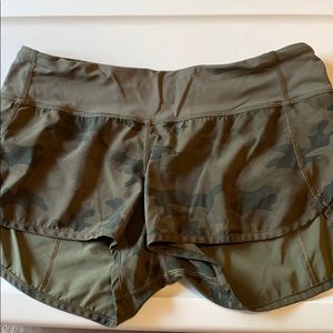 Camo speed shorts GUC